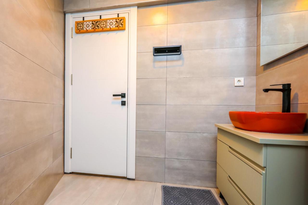 Vibrant Flat 500 M To Uskudar Ferry Station Apartman Isztambul Kültér fotó
